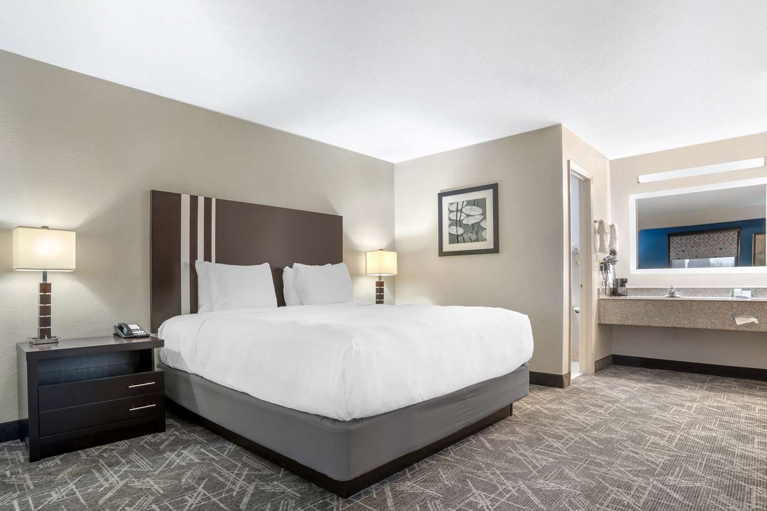 Suite, King Bed, Sofa