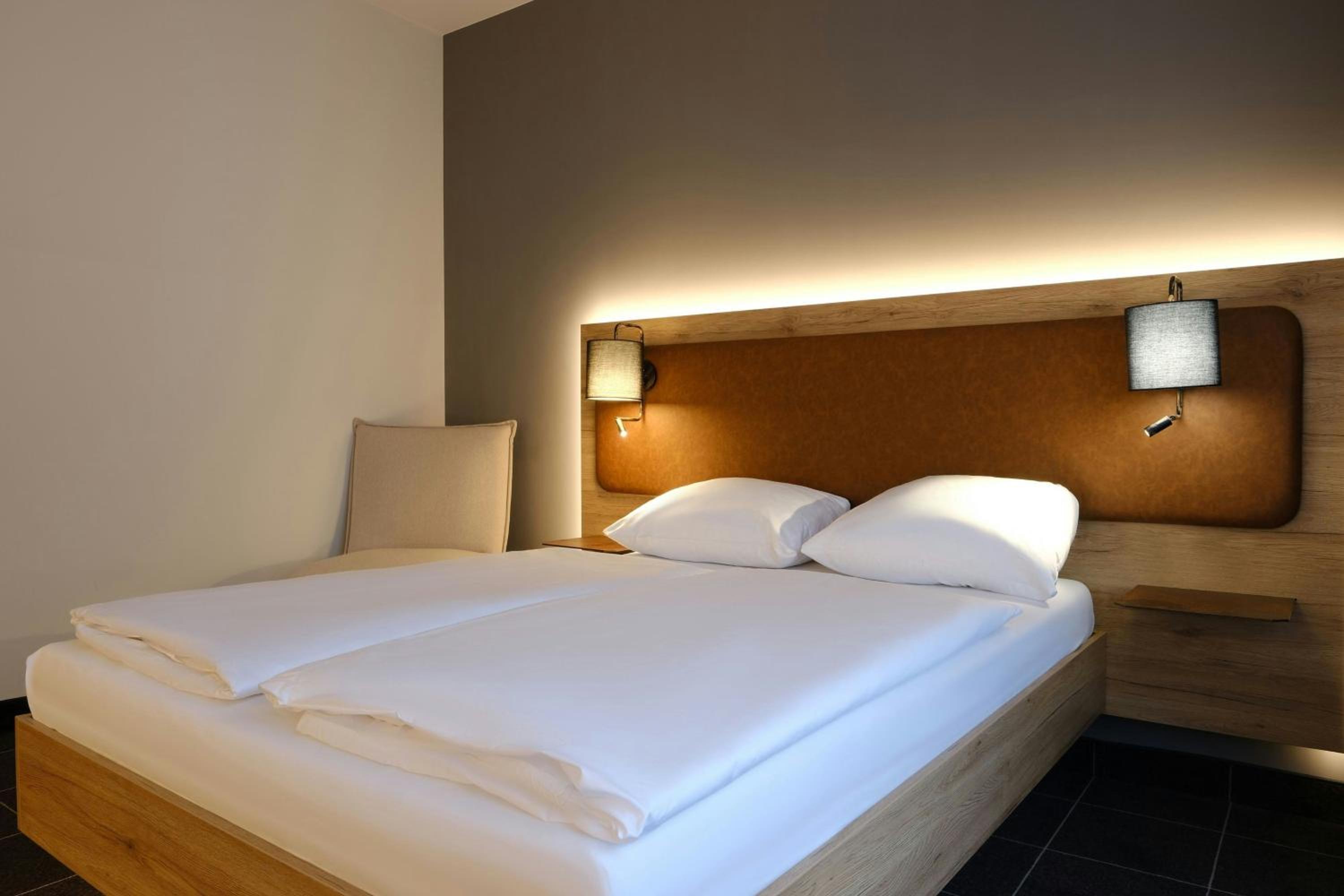 غرفة قياسية بسرير كينج وسرير كوين، FOUR POINTS FLEX by Sheraton Ratingen Dusseldorf Airport 2/10