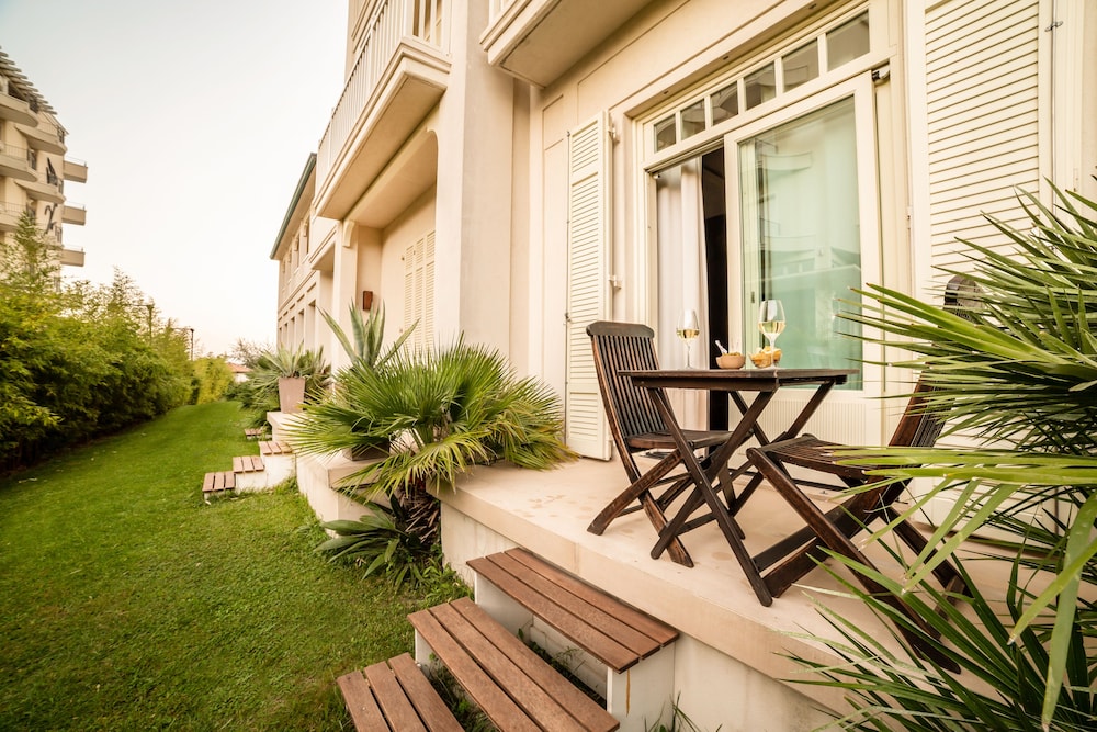 Hotel Carducci 76 14/75