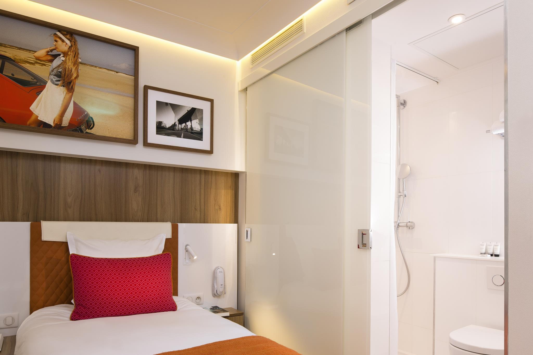 Room, Single