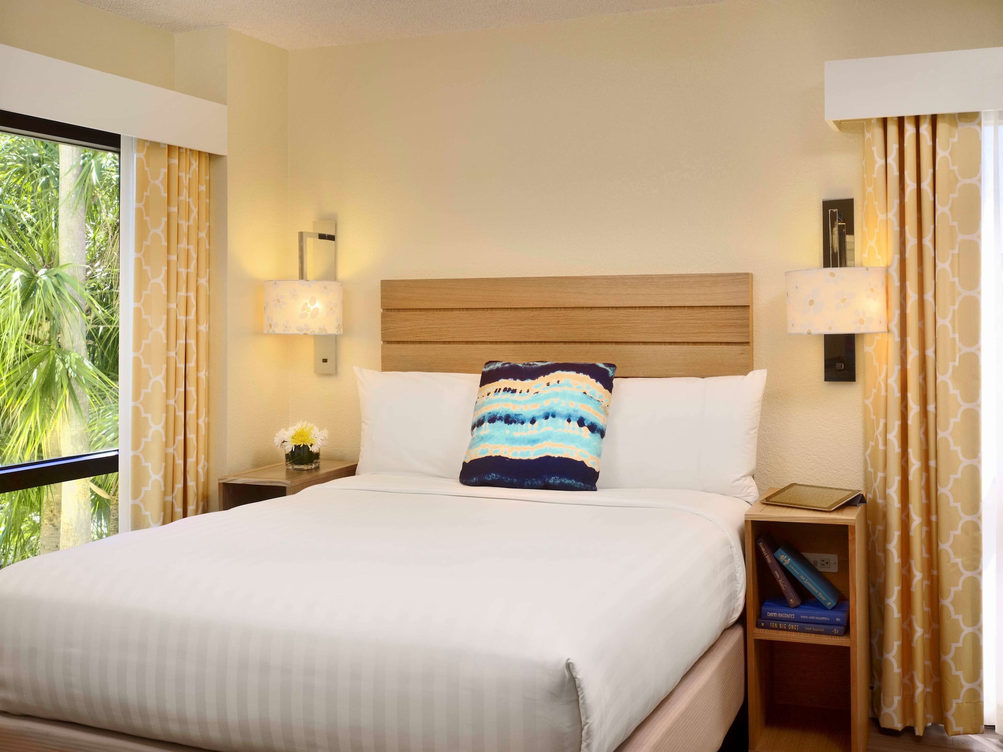 2 Bedrooms, Suite, 1 King and 2 Double Beds, Sonesta ES Suites Orlando International Drive 4/8