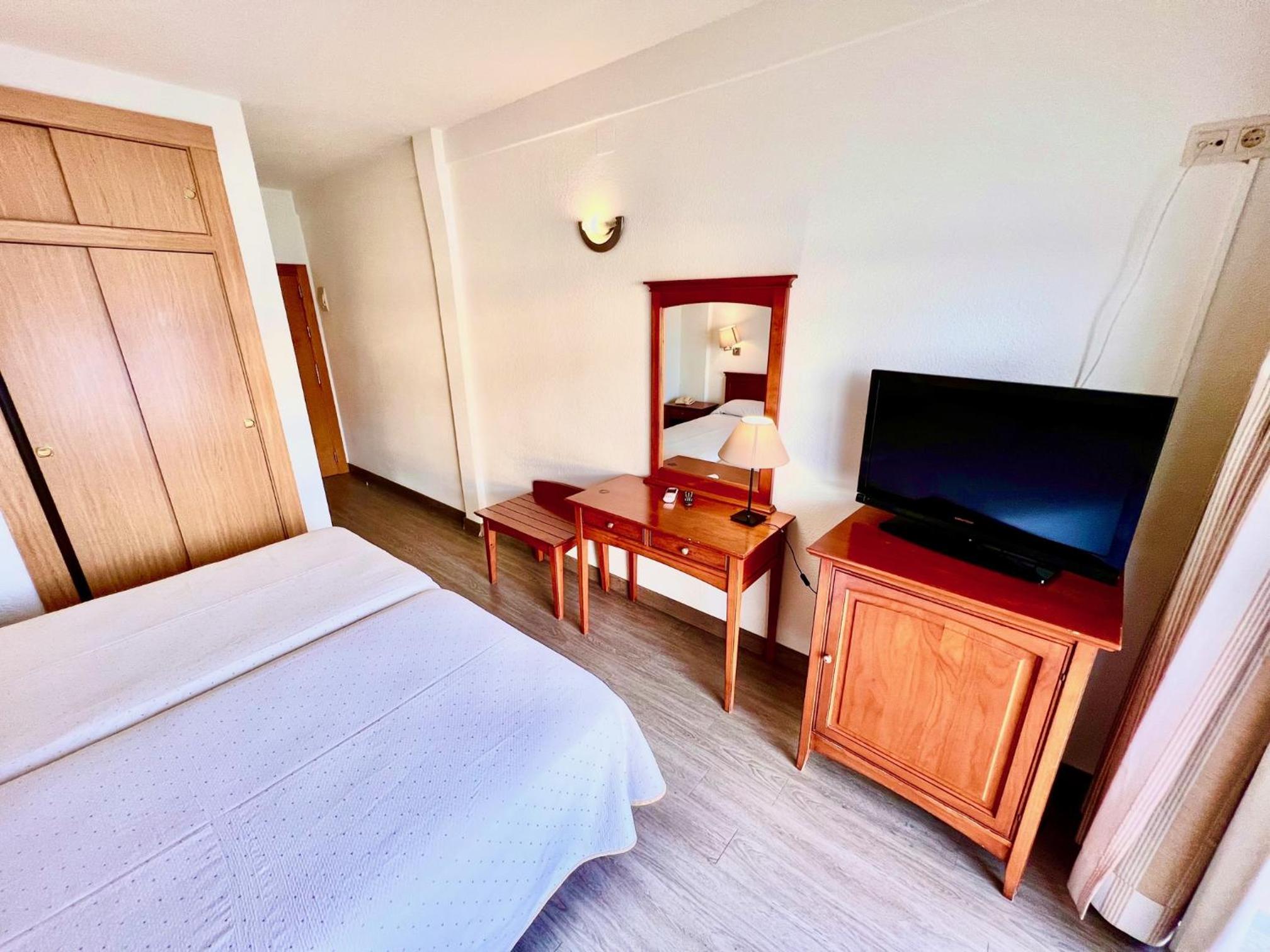 Nadal Hotel 12/51