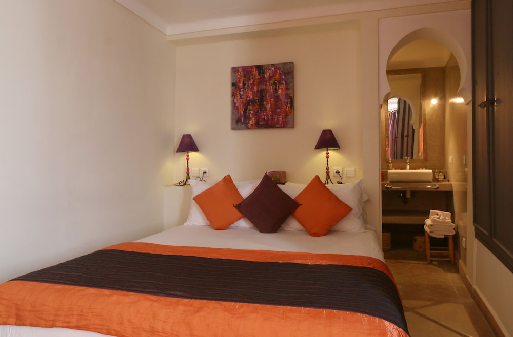 SUPERIOR, DOUBLE BED