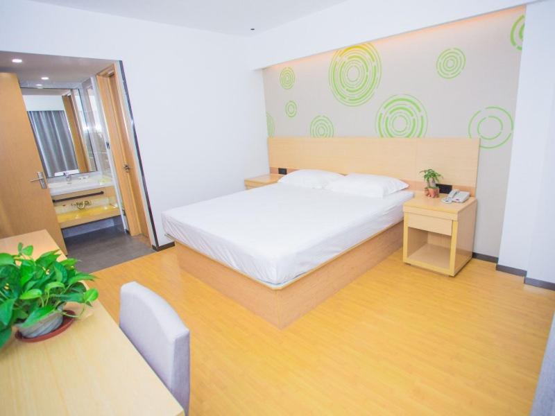 GreenTree Inn Yangzhou Jiangdu Xiaoji Town South Zhongxing Road Express Hotel 8/21