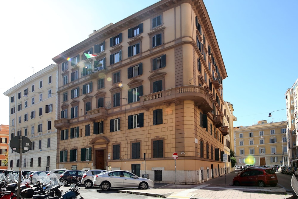 Tibullo Guesthouse 63/72