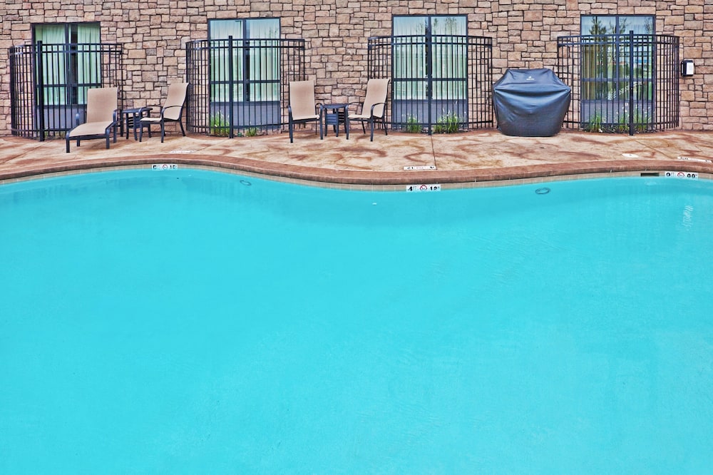 Holiday Inn Hotel & Suites Stillwater - University West 55/60