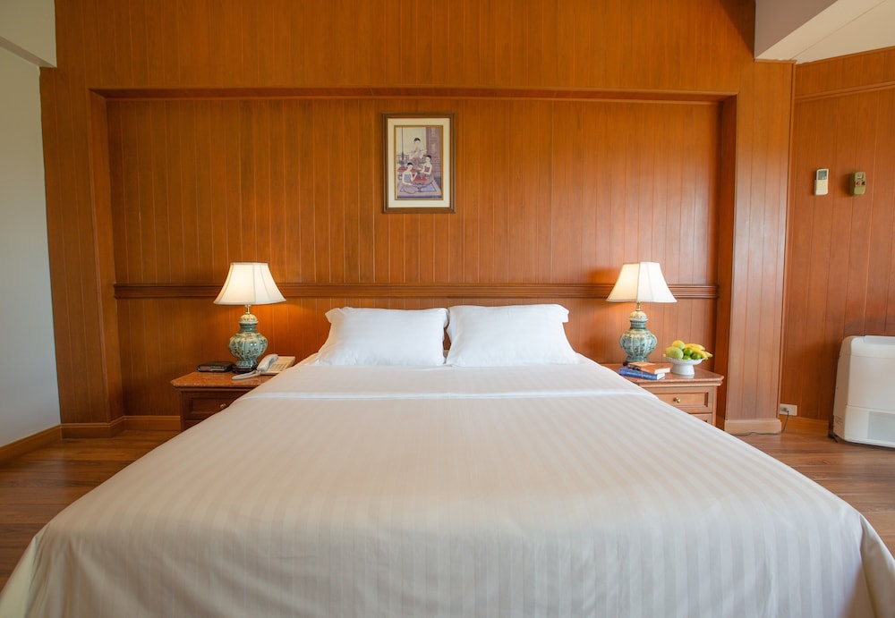 Sailom Hotel 18/65