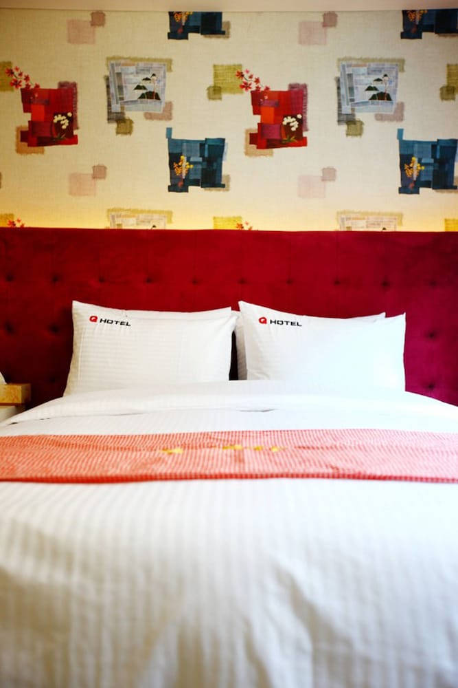 Q Hotel 28/36