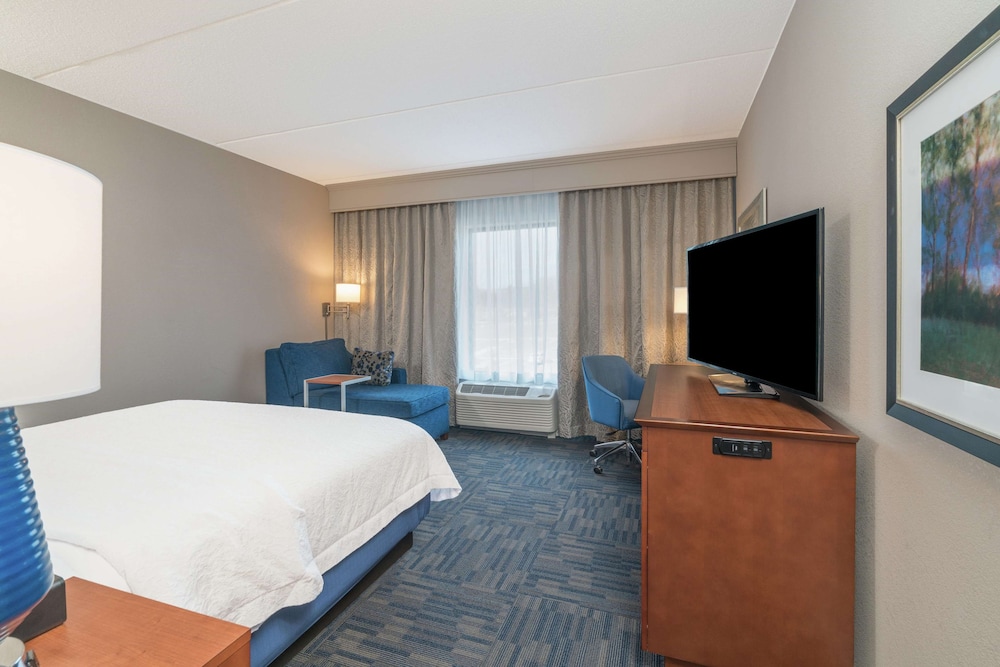 Hampton Inn & Suites Newburgh Stewart Airport 15/39