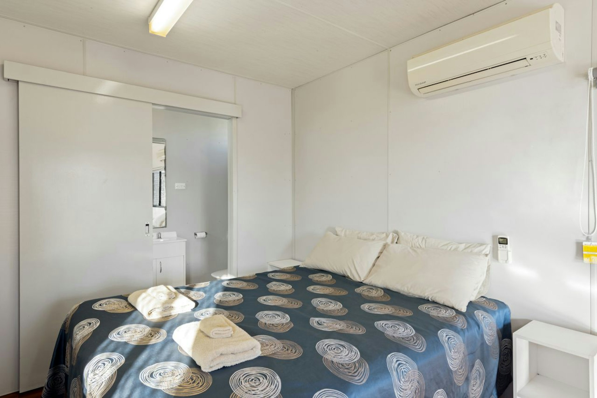 Studio, Cabin