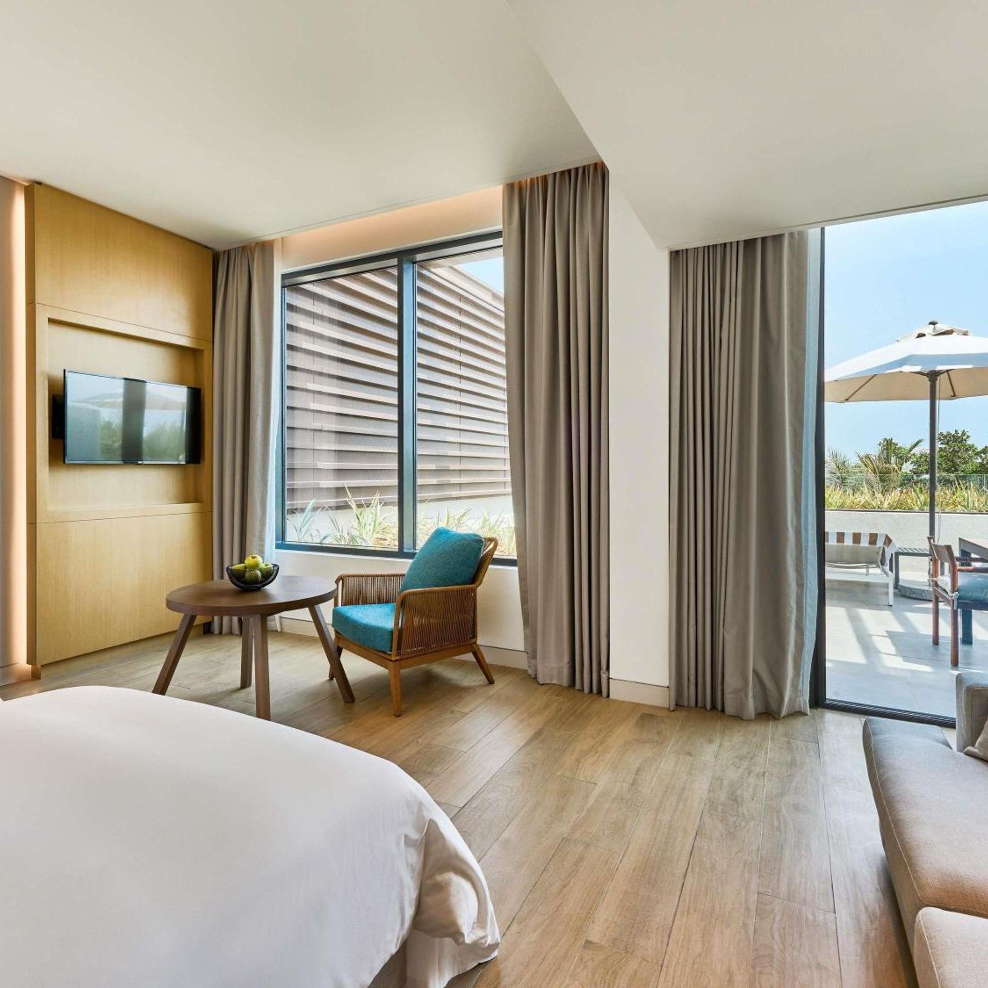 Junior Suite, Single, Beach Front, Terrace، Movenpick Resort Al Marjan Island 3/7