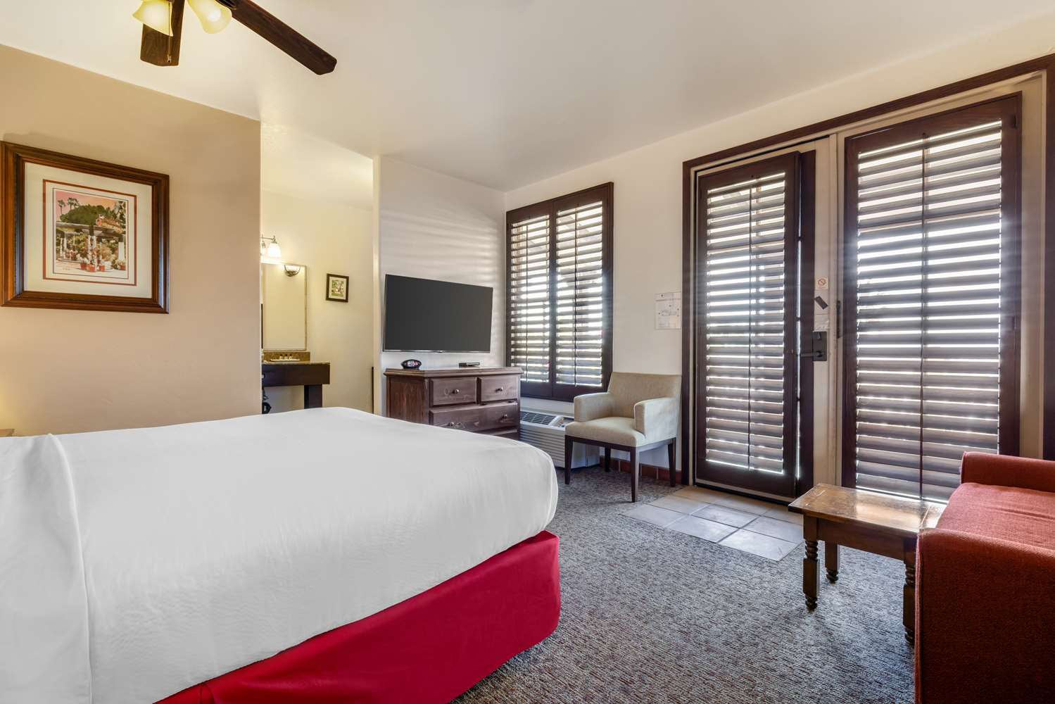 2 Rooms, King Bed, Kitchenette