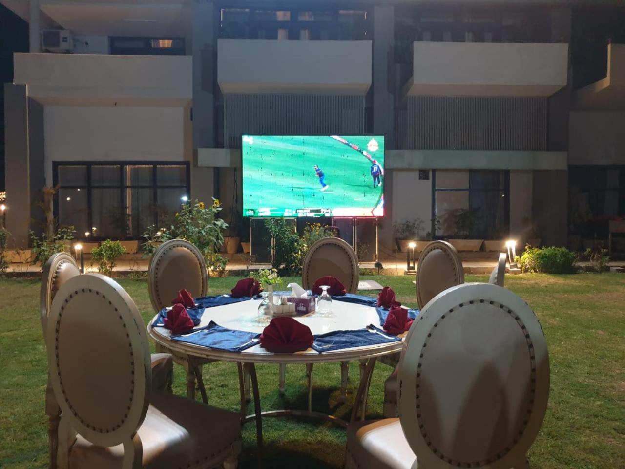 RT Grace Royal Taj Hotel Sukkur 43/58