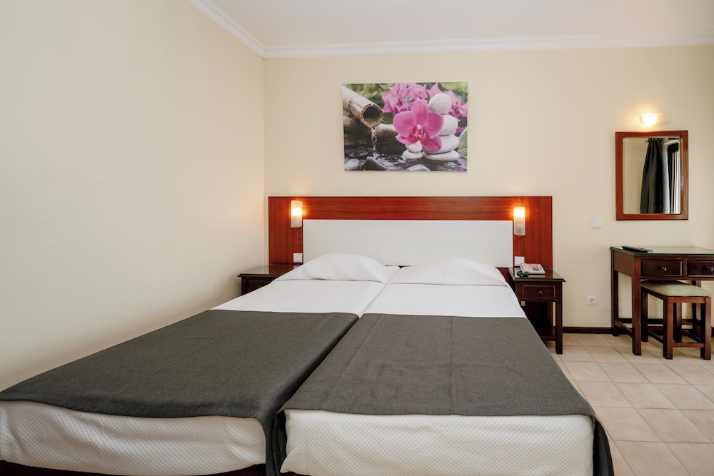 غرفة سوبيريور بسريرين منفصلين، Avenida Praia 4/10