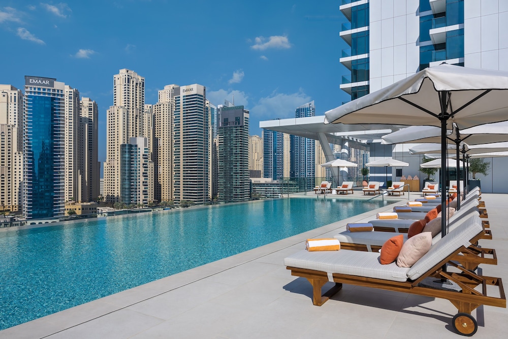 Vida Dubai Marina Yacht Club 62/68