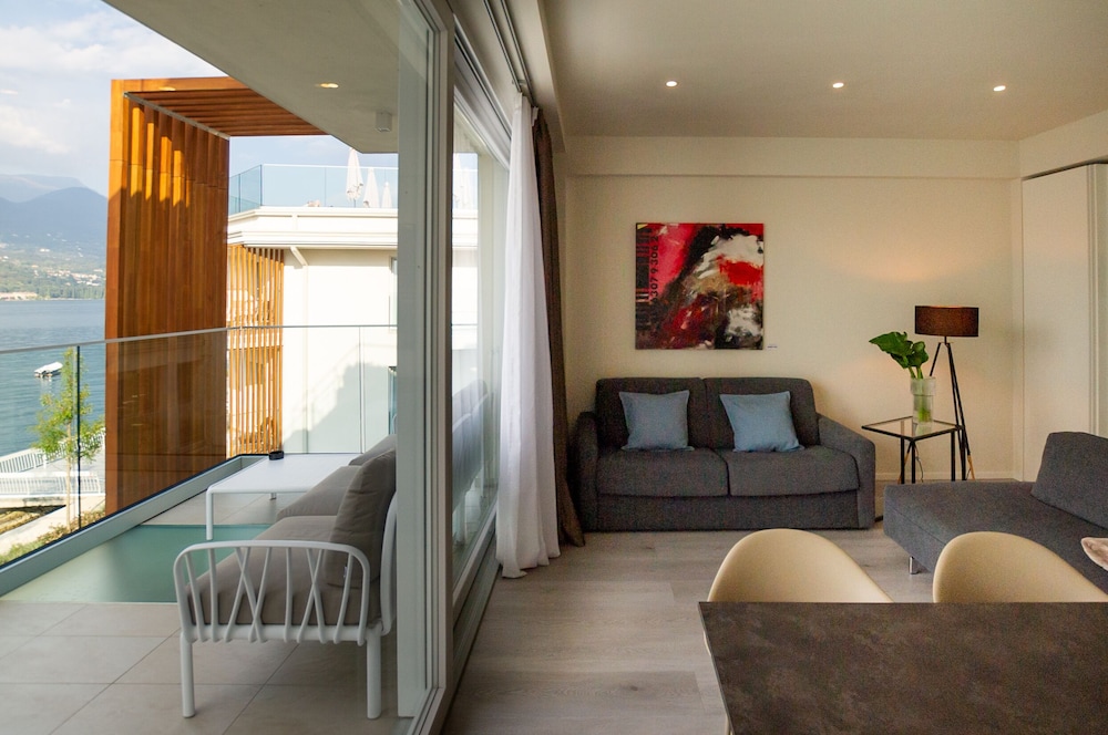 AH Porticcioli Boutique Apartments 30/50