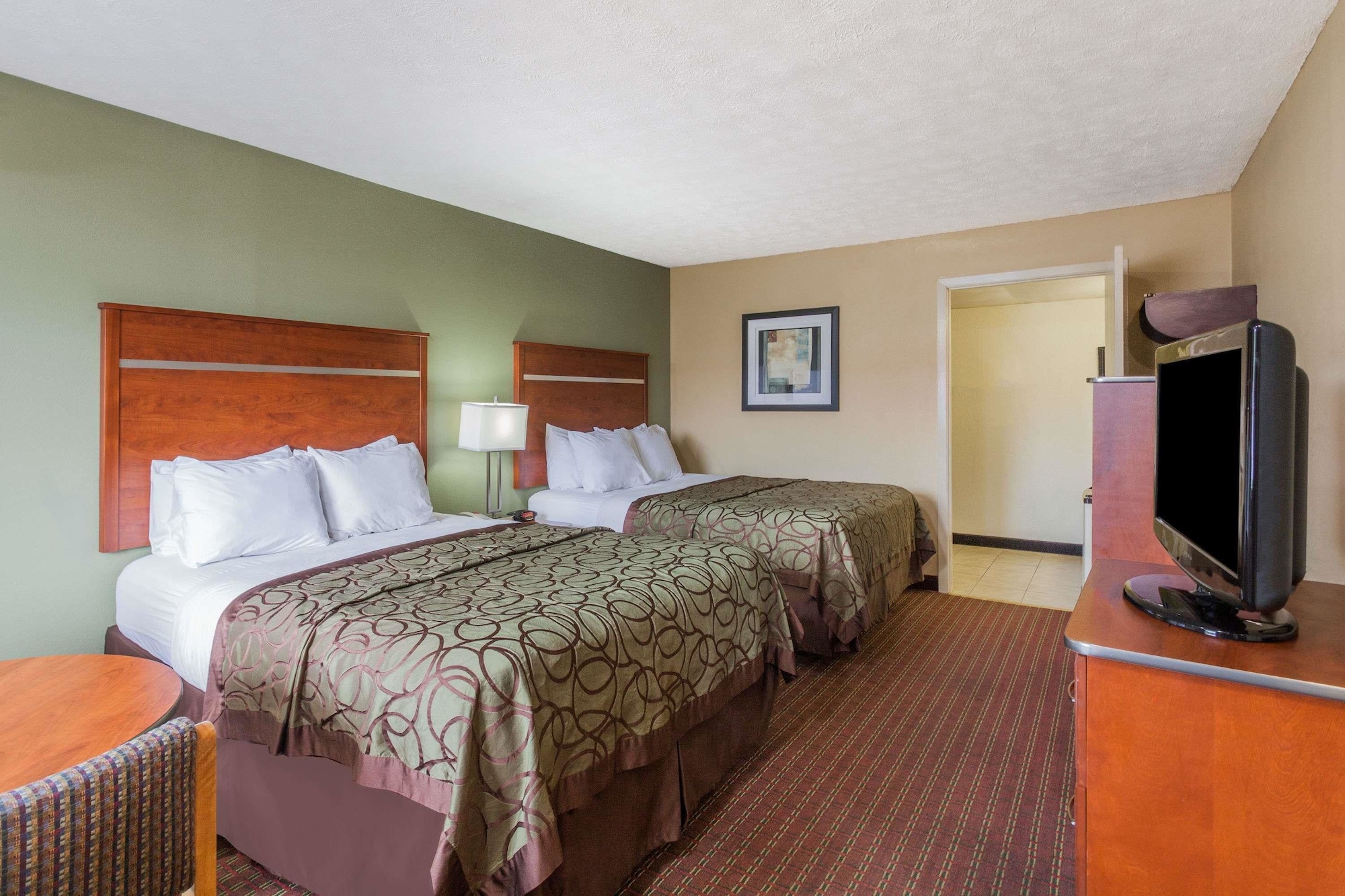 STANDARD, 2 QUEEN BEDS