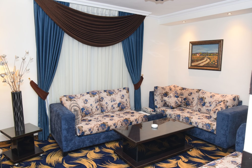 Sparr Hotel 36/66