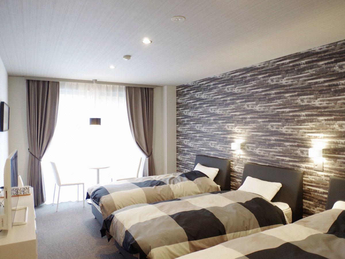 ROOM, TRIPLE