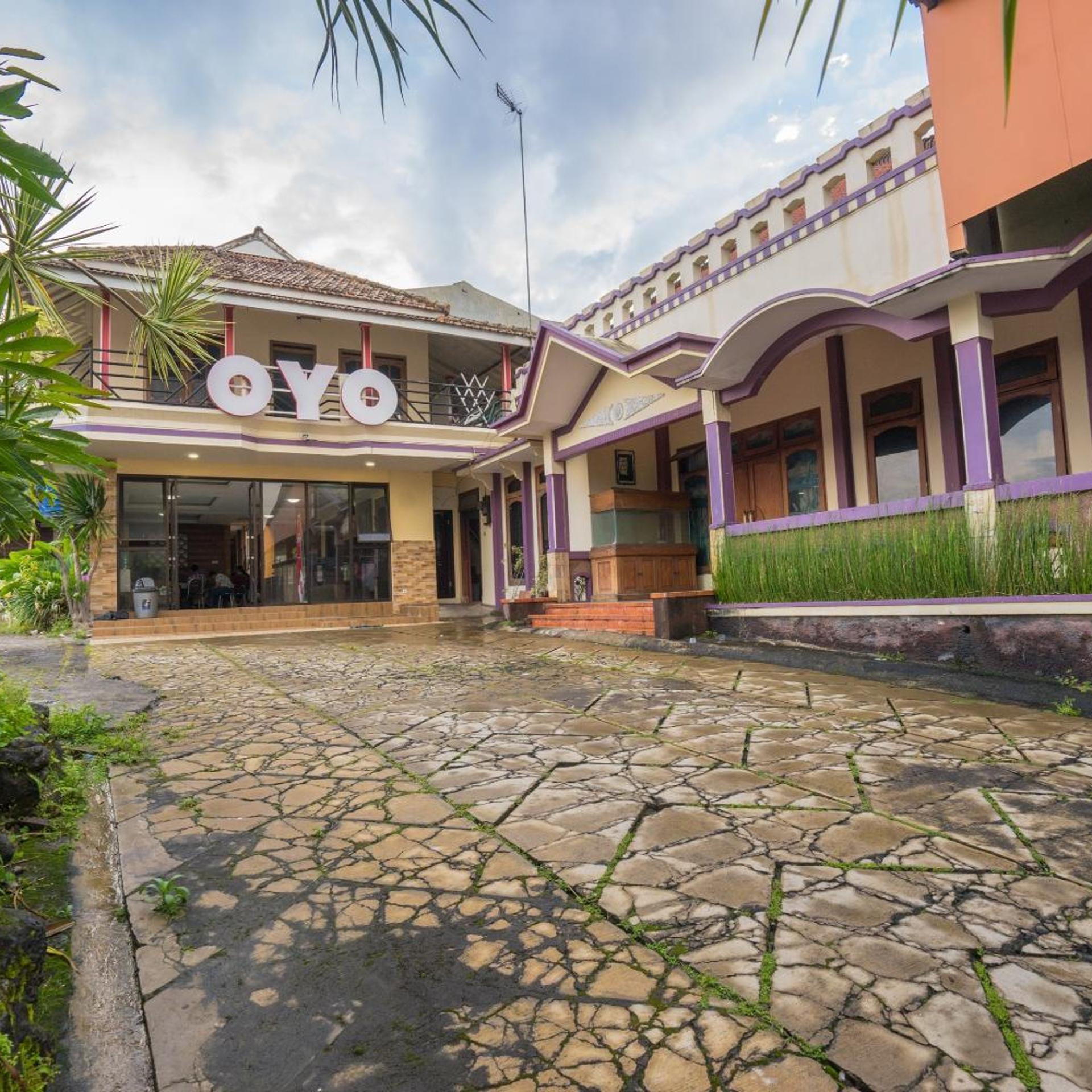 Hotel O Central Batu Near Jatim Park 3 Formerly Bunga Matahari Hotel 45/50