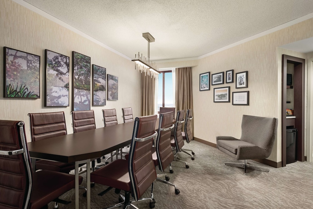 Embassy Suites by Hilton Chicago North Shore Deerfield 53/65