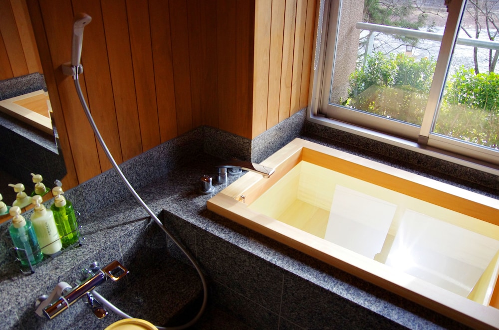 Gero Onsen Yukyunohana 49/50
