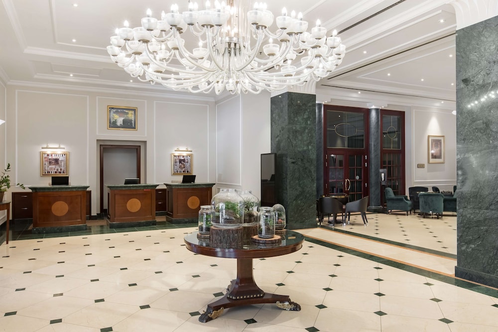 Radisson Blu Carlton 9/73