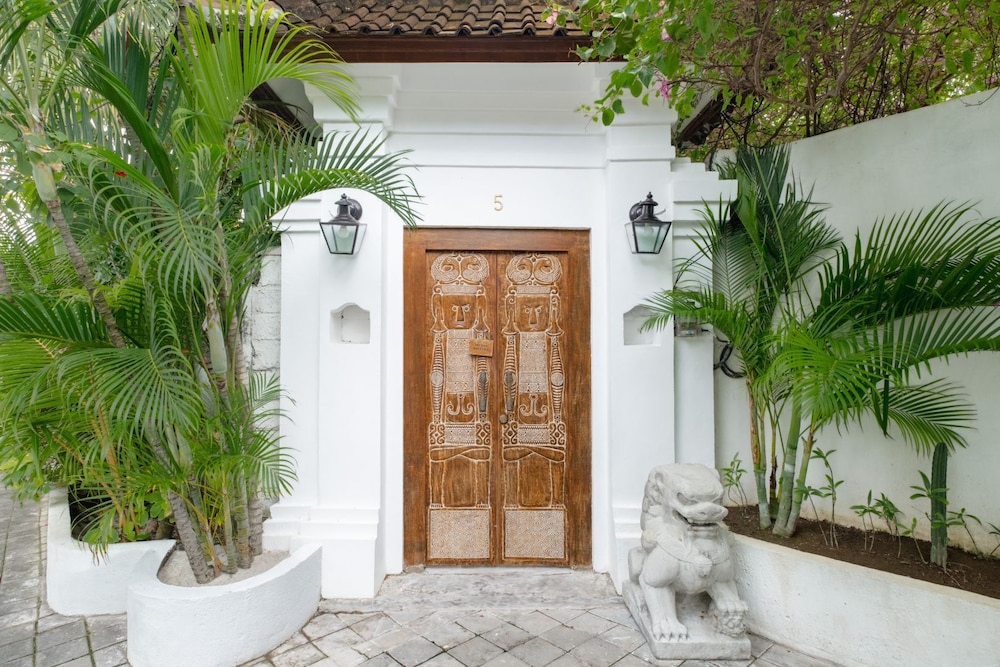 Oberoi Luxury Villas 2/50