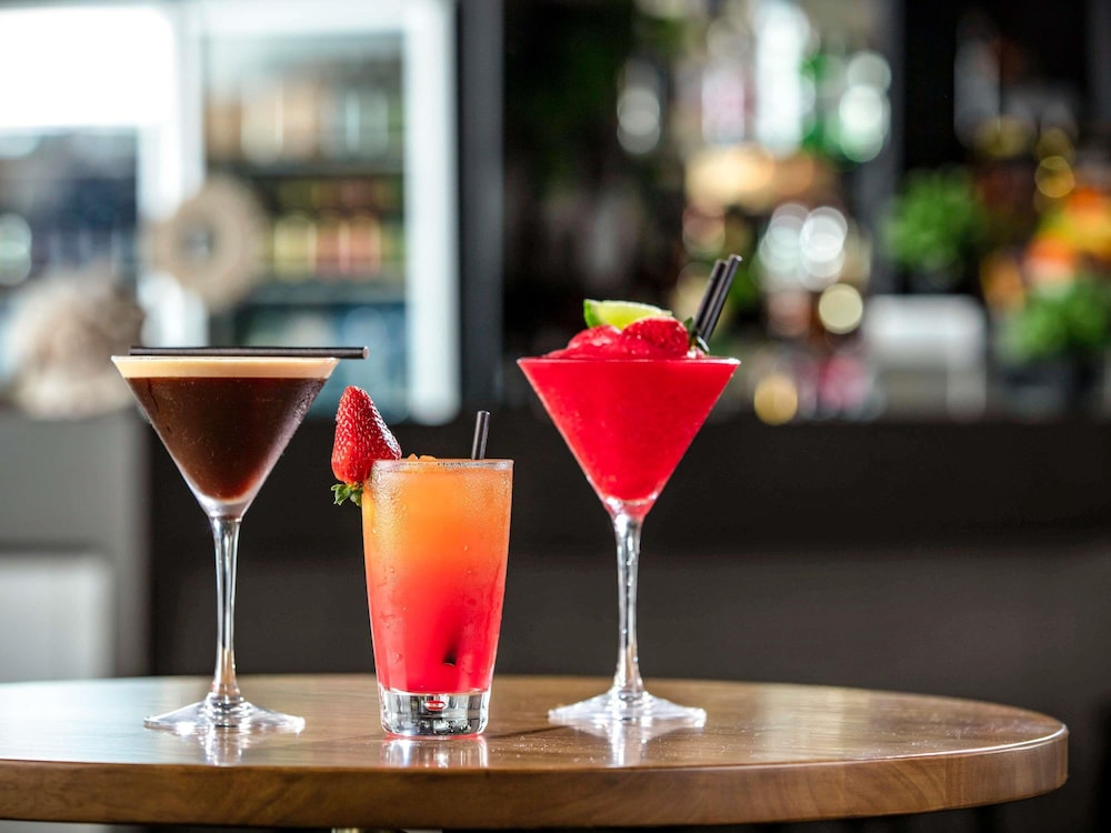 NOVOTEL SURFERS PARADISE 27/64