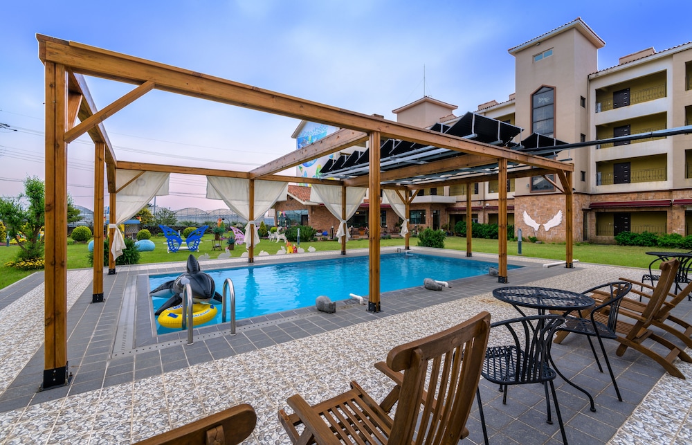 Famille Spa Resort 24/27
