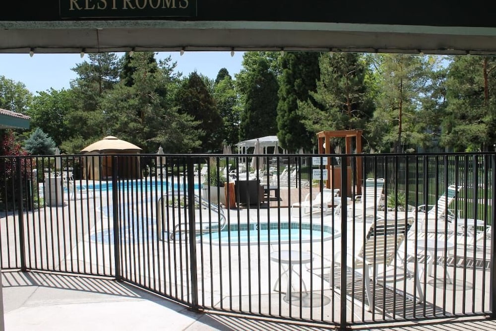 Thunderbird Resort Club 1/30