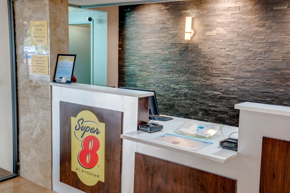 Super 8 By Wyndham St. Petersburg 12/40