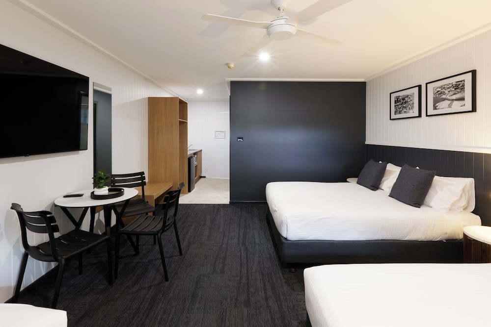 Settlers Inn 13/58