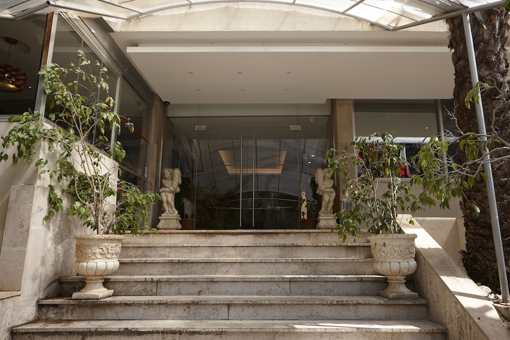 Zoukotel Hotel in Zouk Mosbeh