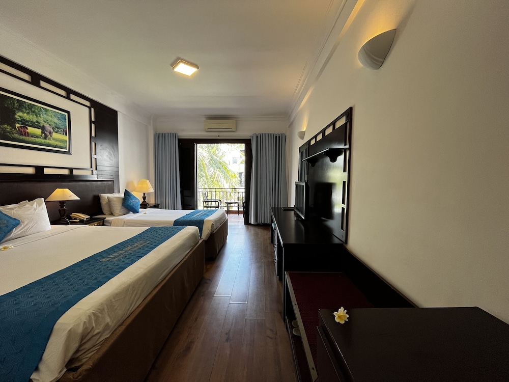 River Beach Resort and Residences 26/76