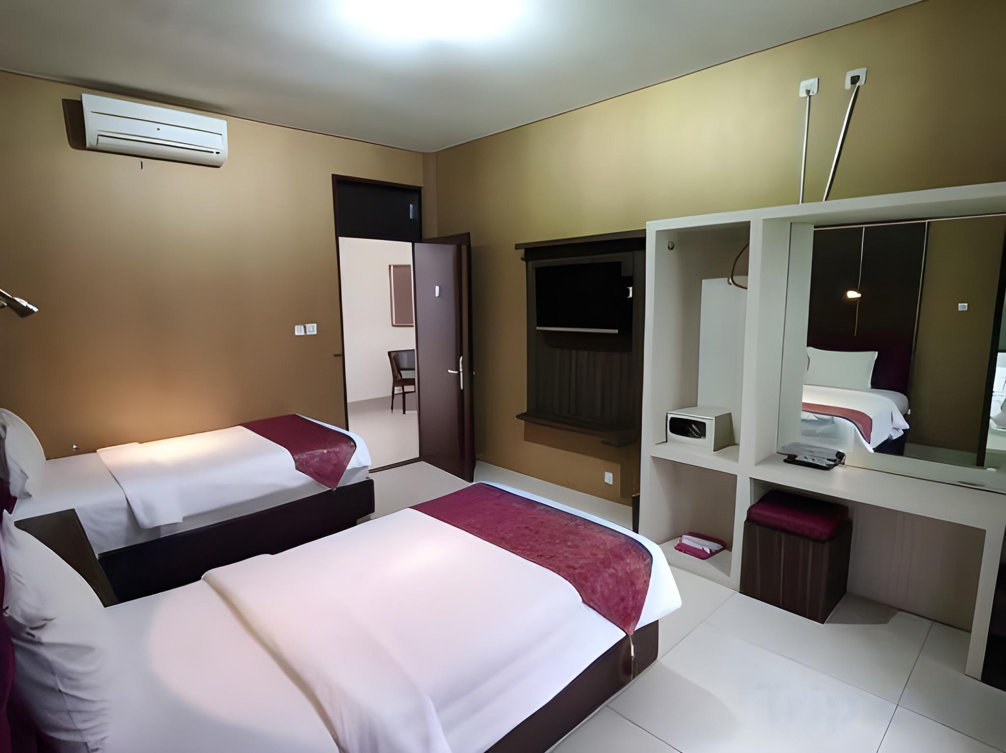 Latief Inn 13/33
