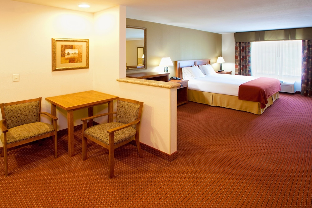 Holiday Inn Express Hotel And Suites Weston 17/54