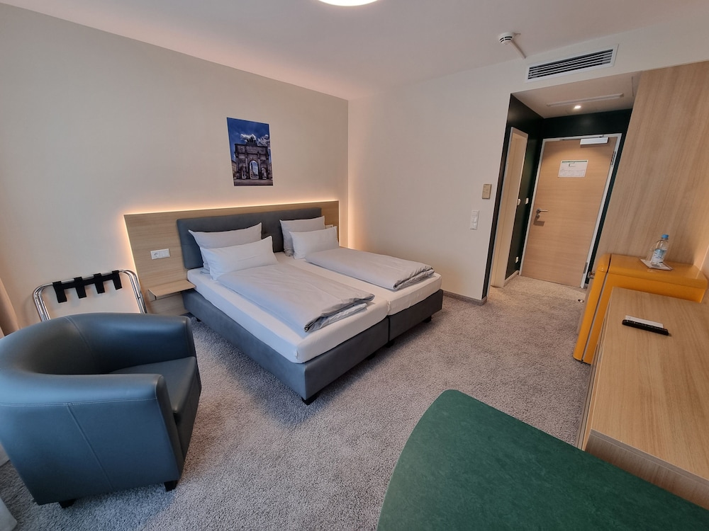 Carathotel Munchen City 4/23
