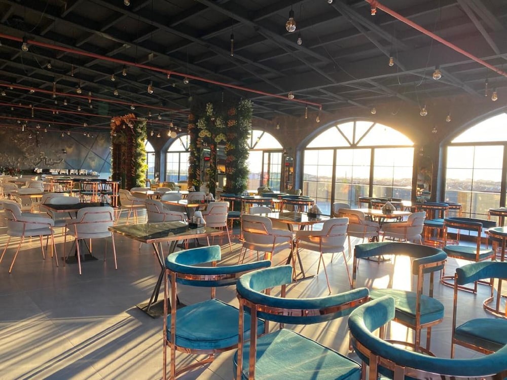 Nenessa Hotel 13/20