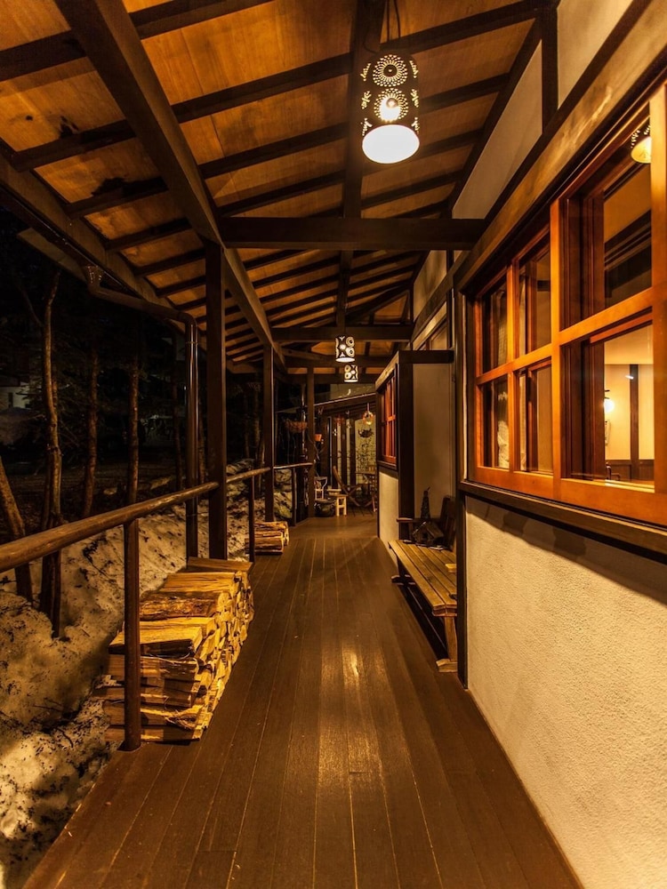 Auberge Hidanomori 36/50