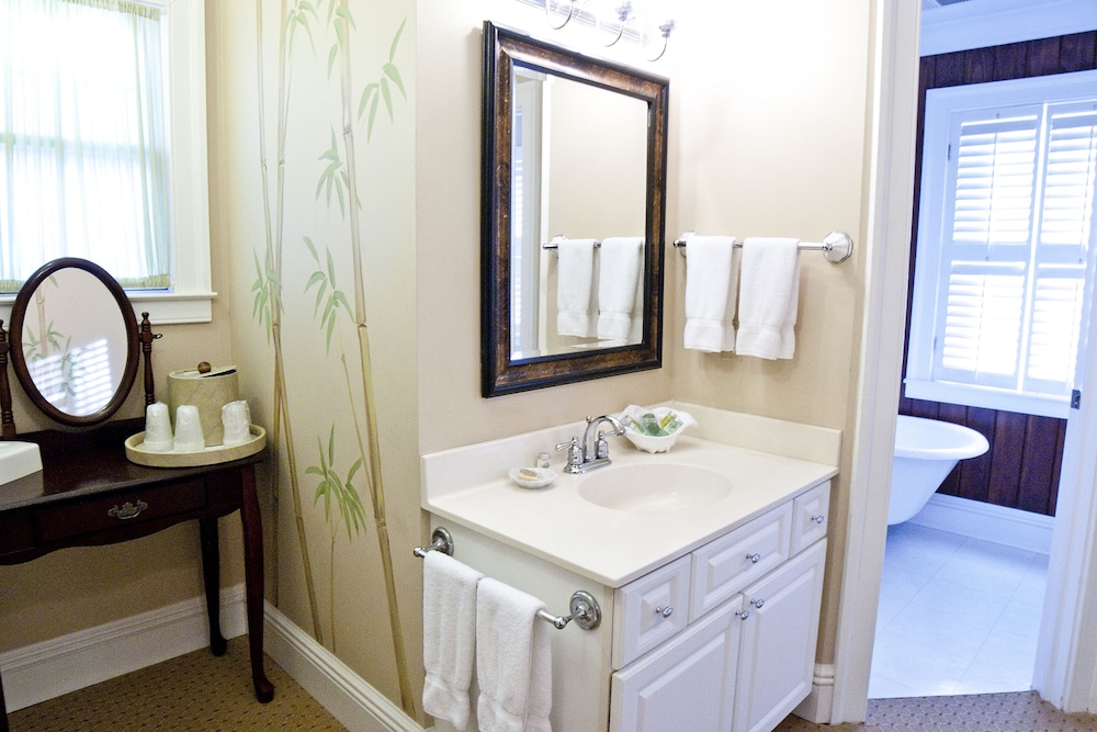 DeSoto Beach Bed & Breakfast 33/40