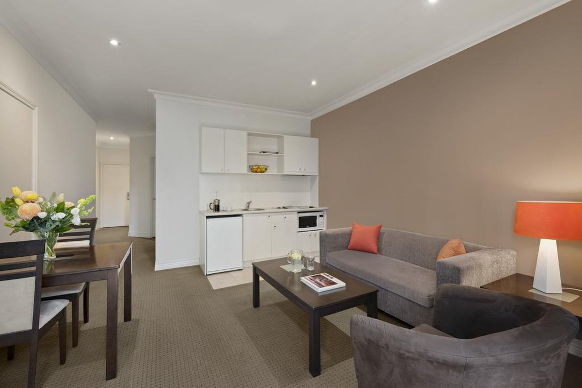 Comfort Apartments Melbourne Central 16/18