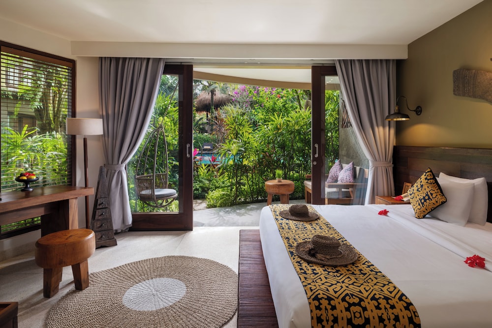 TROPICAL, DELUXE, POOL VIEW