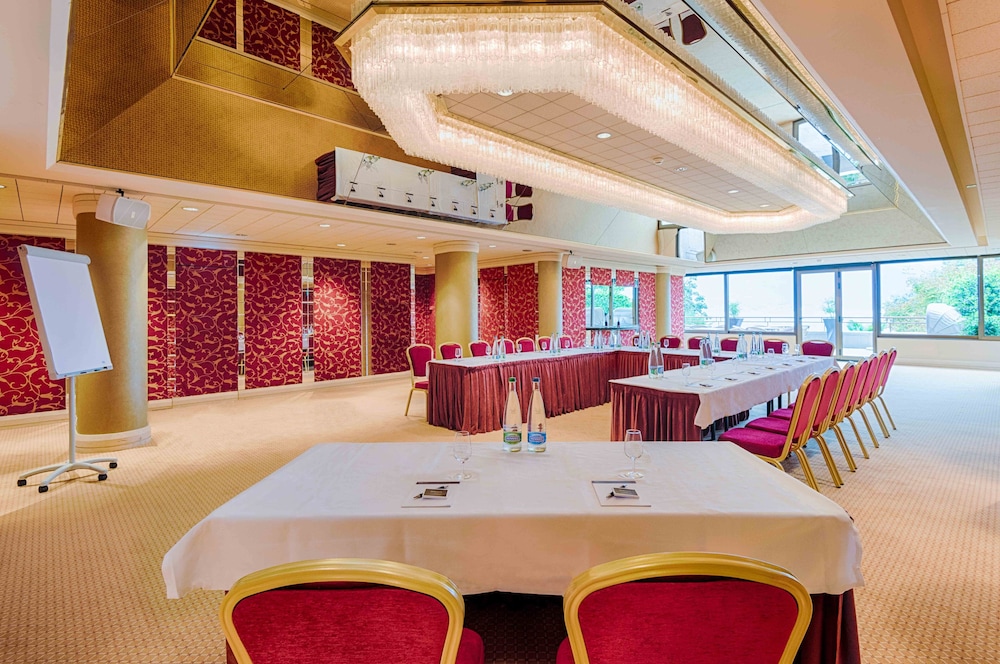 Villa Toscane Hotel 53/62