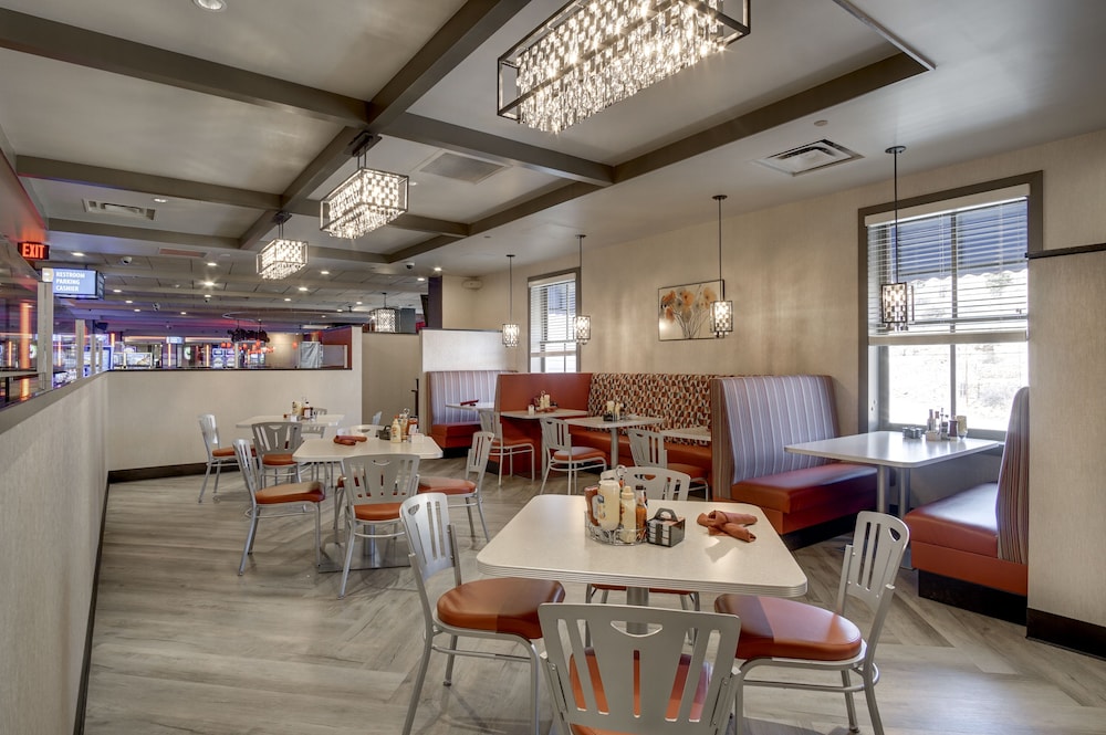 Grand Z Hotel Casino by Red Lion Hotels 39/57