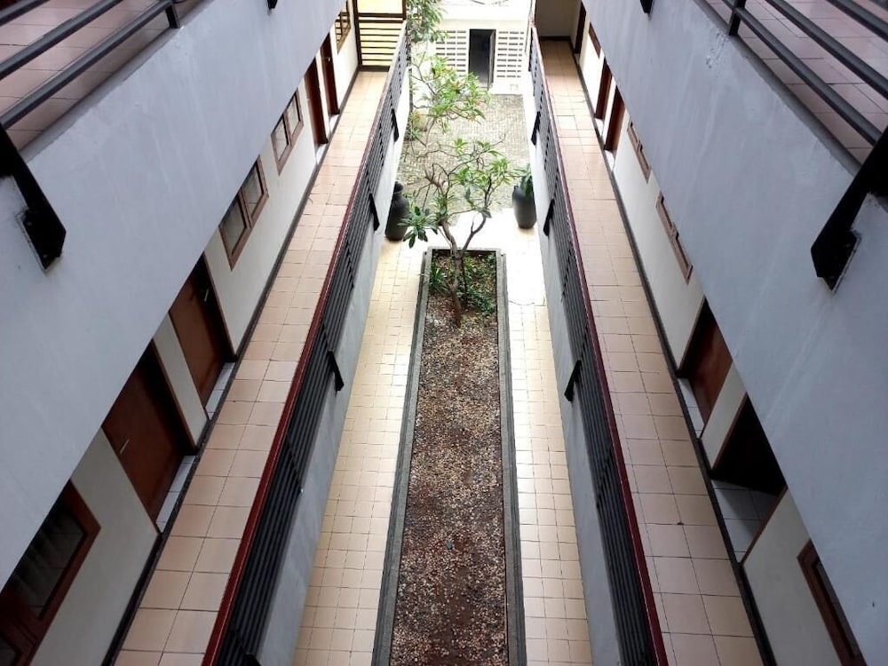 N Hotel 9/44