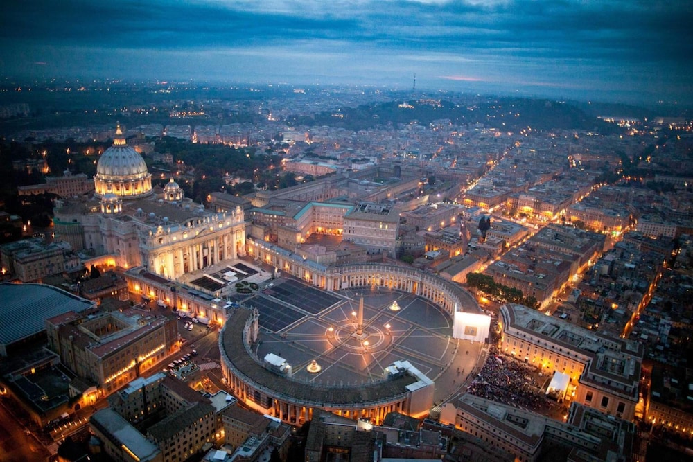 B&amp;B Vatican's Keys 37/43