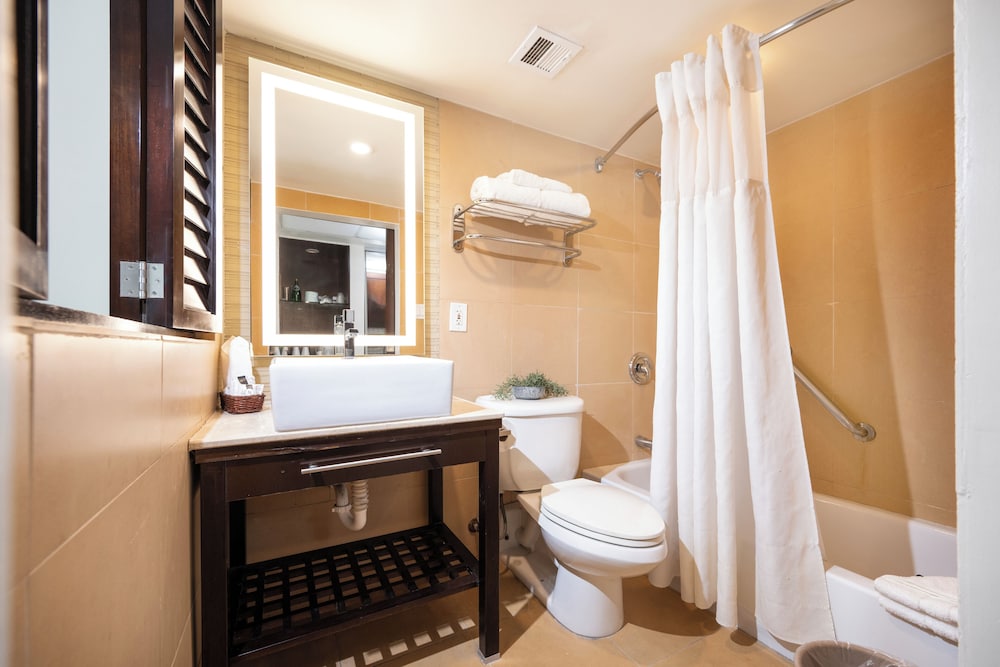 Windward Passage Hotel USVI 63/65