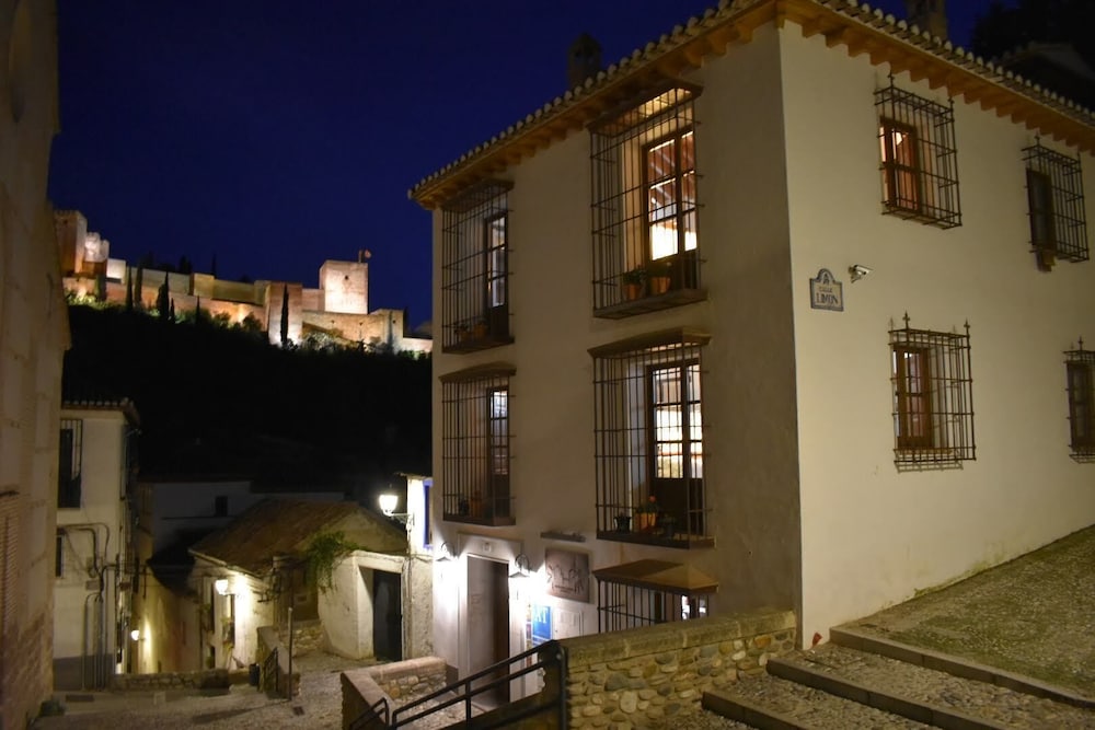 Apartamentos Alhambra 71/75