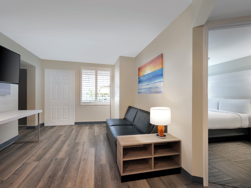 جناح عائلي بسريرين كينج وسرير بطابقين بـ3 غرف نوم لذوي الإعاقة، Holiday Inn Resort Orlando Suites - Waterpark 7/10